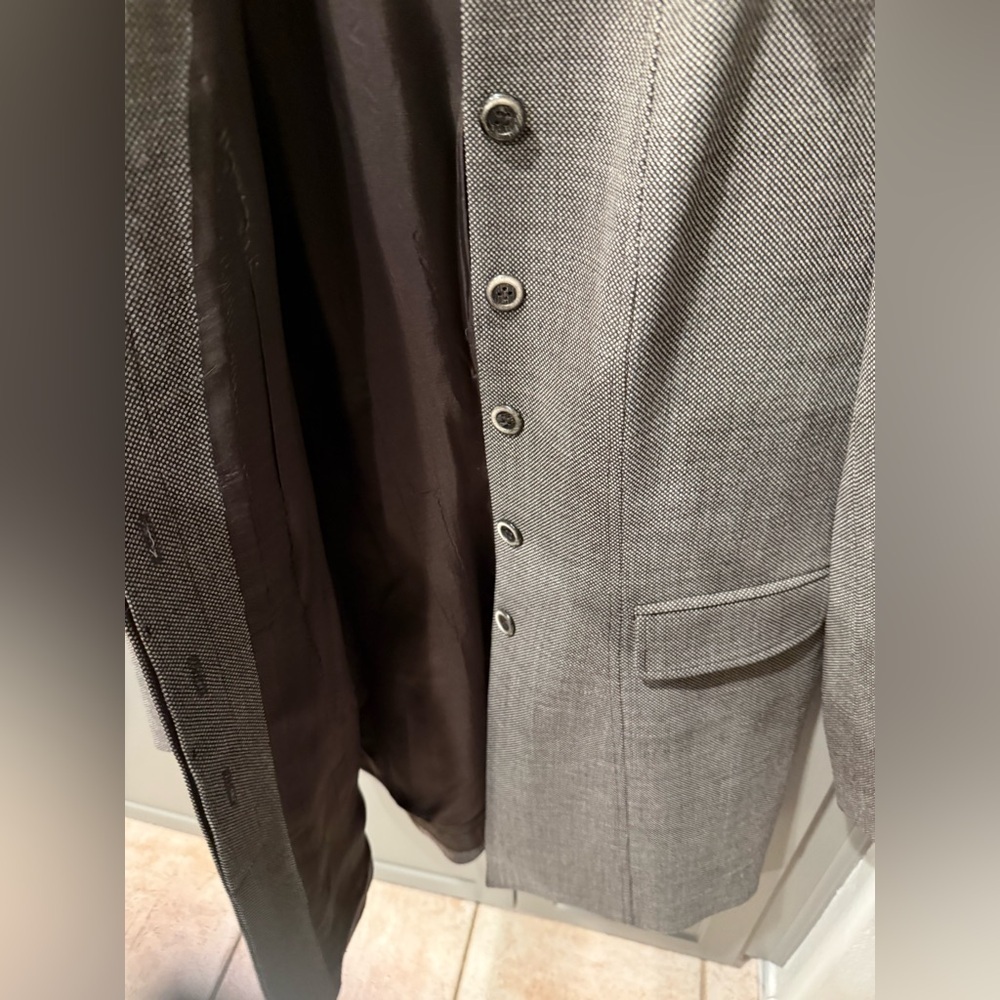 Louben of Canada Button-Up Light Weight 3/4 length Wool Coat - Picture 8 of 13